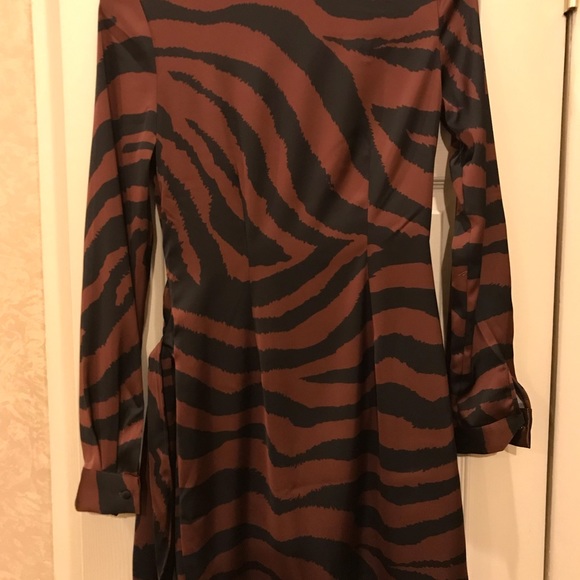 Dress - Picture 4 of 4